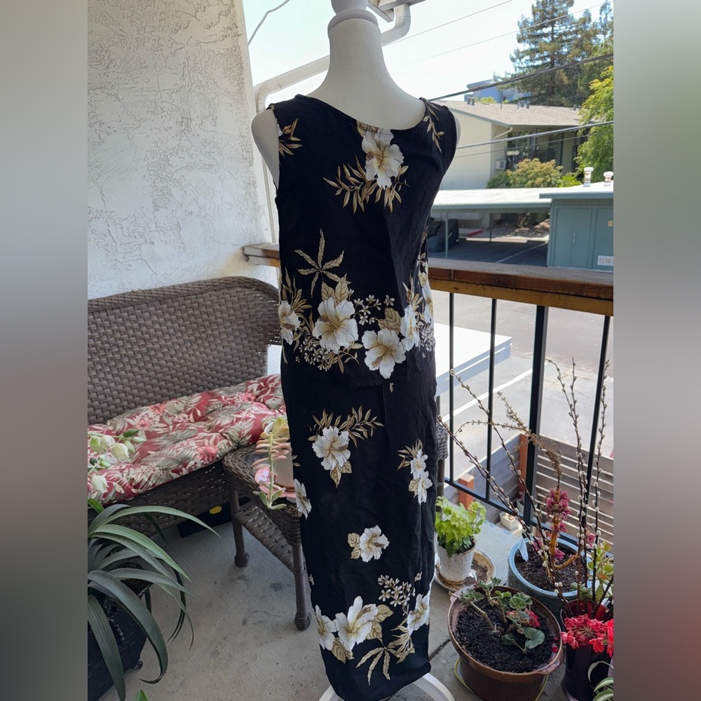 VTG Hibiscus Collection Hawaii 2 Piece Top & Skirt Sarong SMALL Black & White - Picture 3 of 16